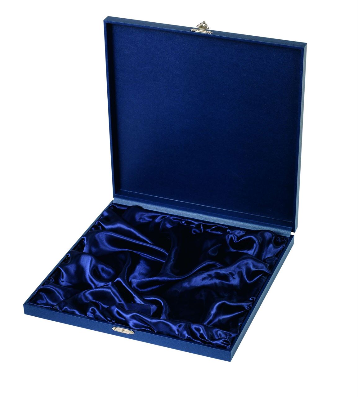 Supplied with a luxury wooden presentation case